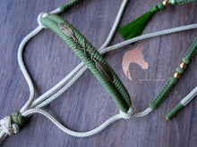 Load image into Gallery viewer, Halter - Parada